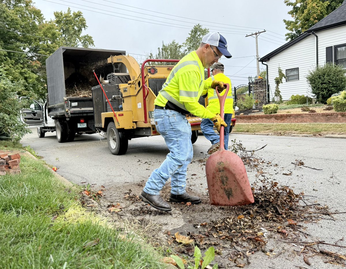 A little soggy weather isn’t going to stop our DPW crews from keeping Brush Week rolling. 
Thank you, City of Lebanon Department of Public Works!
#LovinLebanon #ThisIsHome