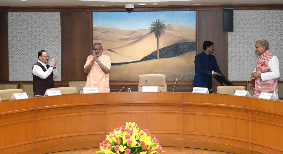 CPR_VP's tweet image. Met the Floor Leaders of various parties of Rajya Sabha today to discuss ways for ensuring the effective functioning of the Upper House today.

Stressed that dialogue, deliberation, debate and discussion are the basic tenets of parliamentary democracy.

During the meeting urged…