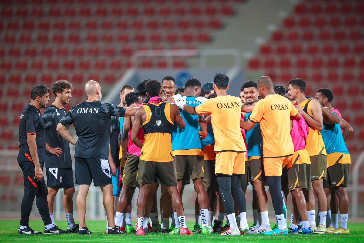 ◀️ سيرتدي منتخبنا يوم غد الأحمر🔴 الكامل بين يرتدي منتخب قطر الأبيض⚪️ الكامل

◀️ الفيفا أجرى تعديلاً على المادة 68 من لائحة الانضباط وبالتالي أُسقطت البطاقة الصفراء عن ناصر الرواحي وأحمد الخميسي وعبدالله فواز وخالد البريكي وعبدالرحمن المشيفري، بينما يغيب حارب السعدي عن لقاء قطر