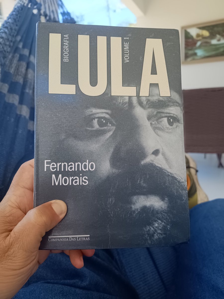 Vou começar agora essa biografia. Do mesmo autor, já li Olga e Chatô, se tiver a mesma pegada, é certeza que vou gostar.
