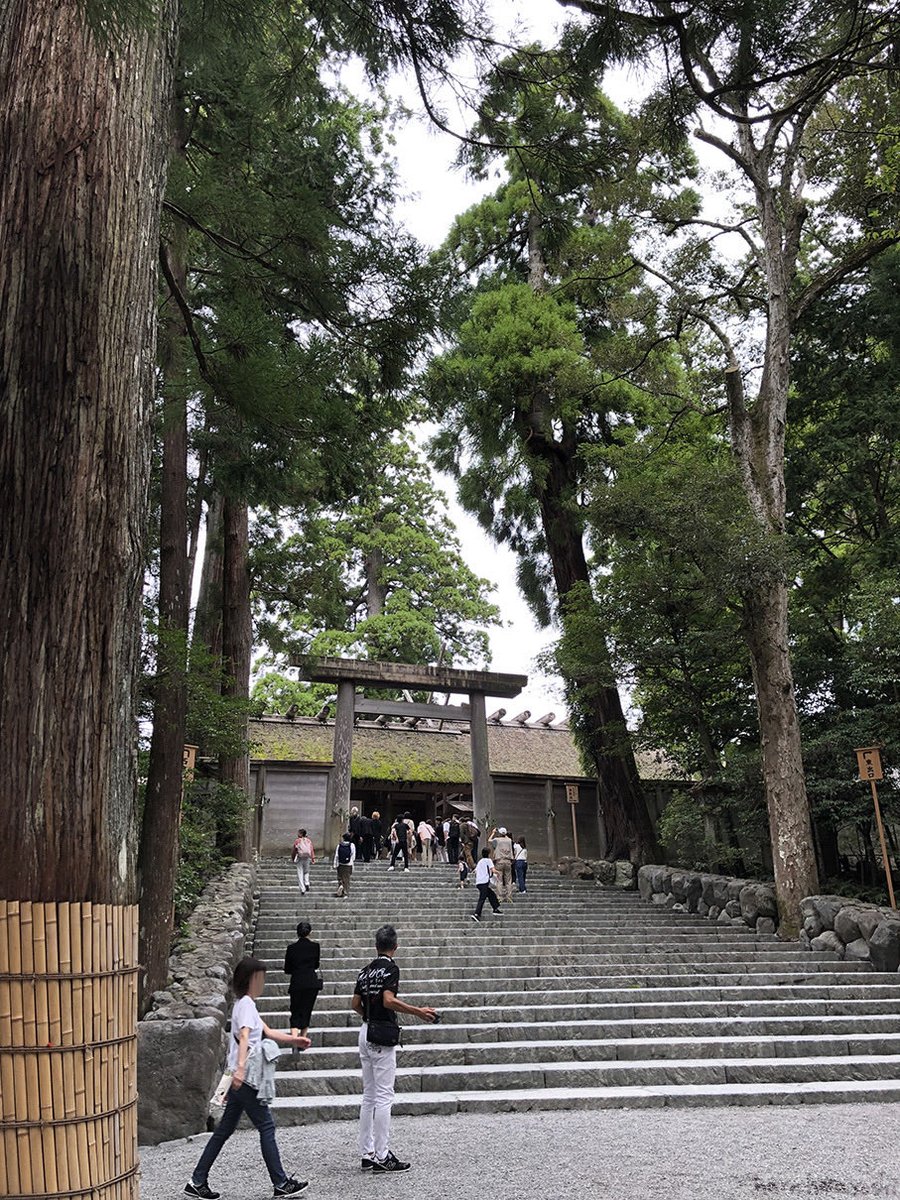 _haraharayoshi's tweet photo. 伊勢神宮👶おかげ横丁の街並みに大興奮
万博のおかげでいつもより空いてたらしいです https://t.co/jUpA5hop7k