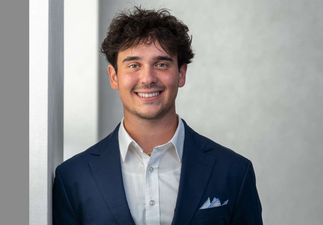 propertyskipper's tweet photo. This month for #Bermuda ‘Meet the Agent’ - we interview Tiago Rebelo, a #RealEstate Agent at Rego Sotheby's International Realty @RegoSIR_Bermuda 
https://t.co/dL55dTcpft https://t.co/5jwI0U9lgT