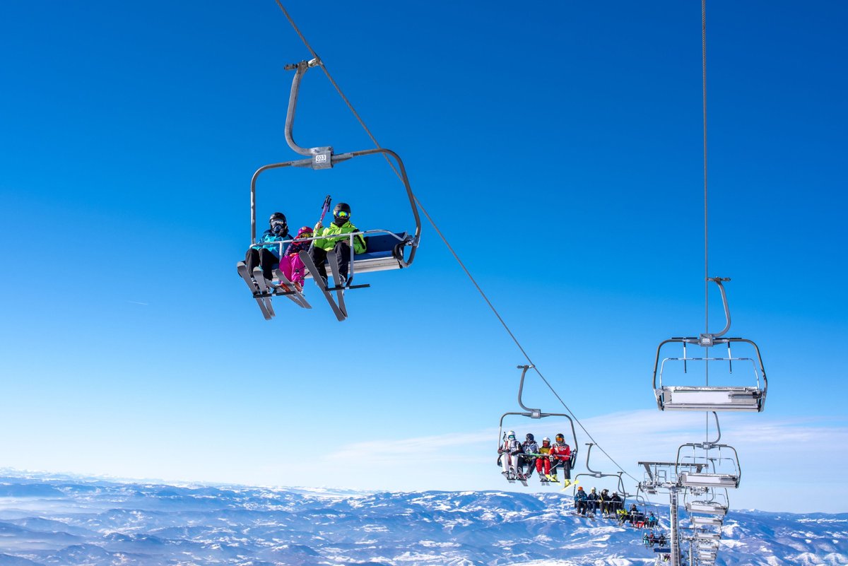 HolidayBestGulf's tweet photo. ❄️ Something snowy is coming… ⛷️

Can you guess where? 

.
.
.
.

🧳 #TravelDeals: https://t.co/b67zsSSGnr
🤔 #Support? Call 800 1008100

#WinterTravel #HolidayBestGulf #TravelDeals #SnowAdventures #TravelUAE https://t.co/0uKFnfrtFM