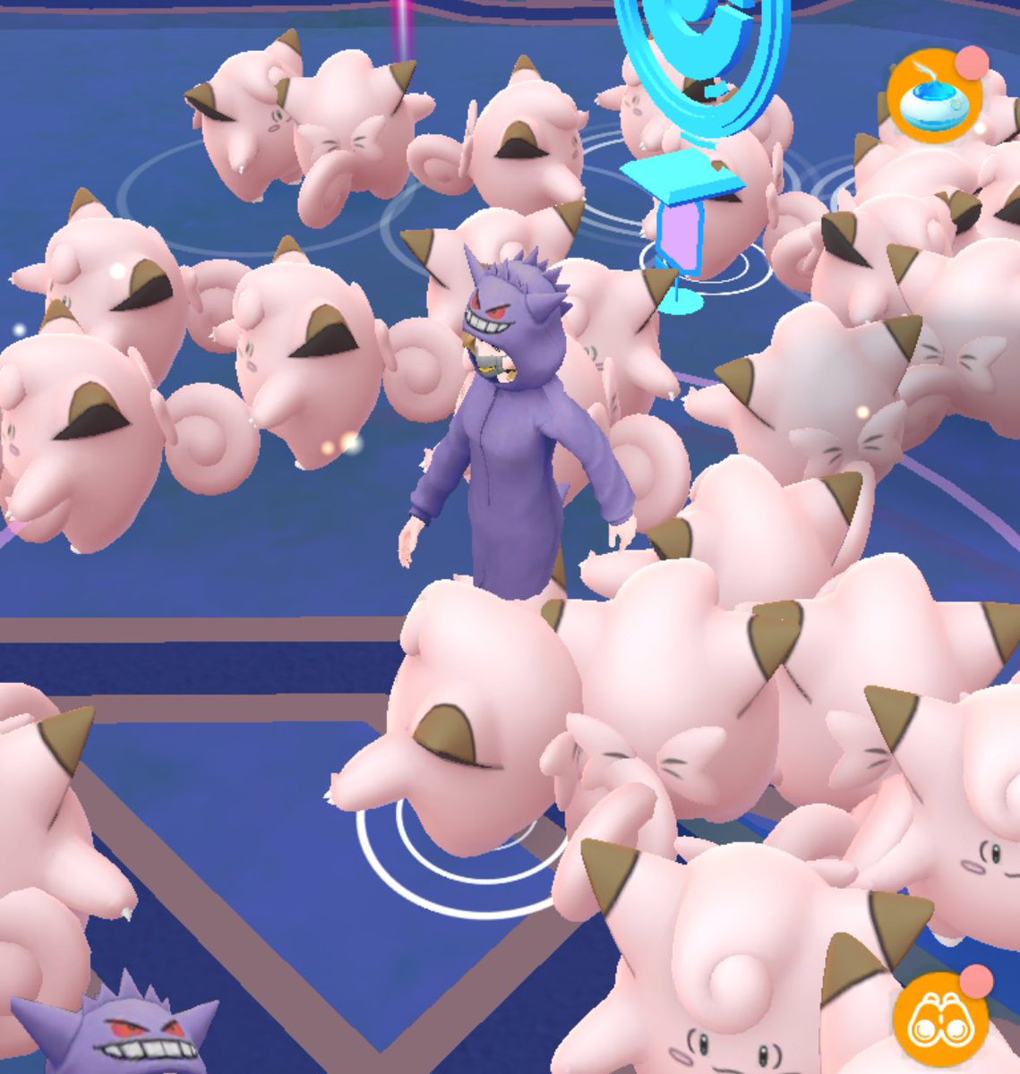 ROA11gj's tweet image. 唐突に囲まれ過ぎてびっくりした🌕