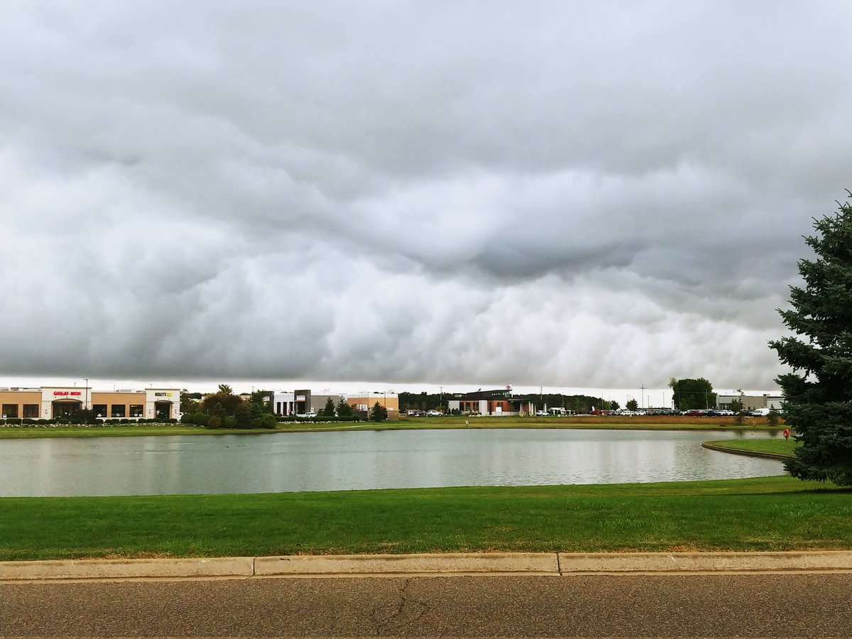 Autumn front just passed Dundee, MI. Temps are falling...