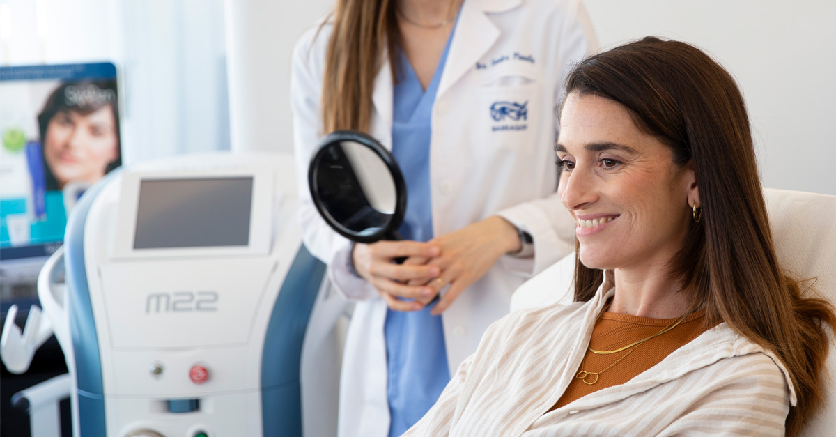 ESTÉTICA | Las arrugas son parte natural del paso del tiempo, pero no todas aparecen igual ni al mismo ritmo. En este artículo, la Dra. Sandra Planella explica por qué se forman, a qué edad suelen hacerlo y cómo prevenir su evolución. #MirandoMásAllá
barraquer.com/noticias/cuand…