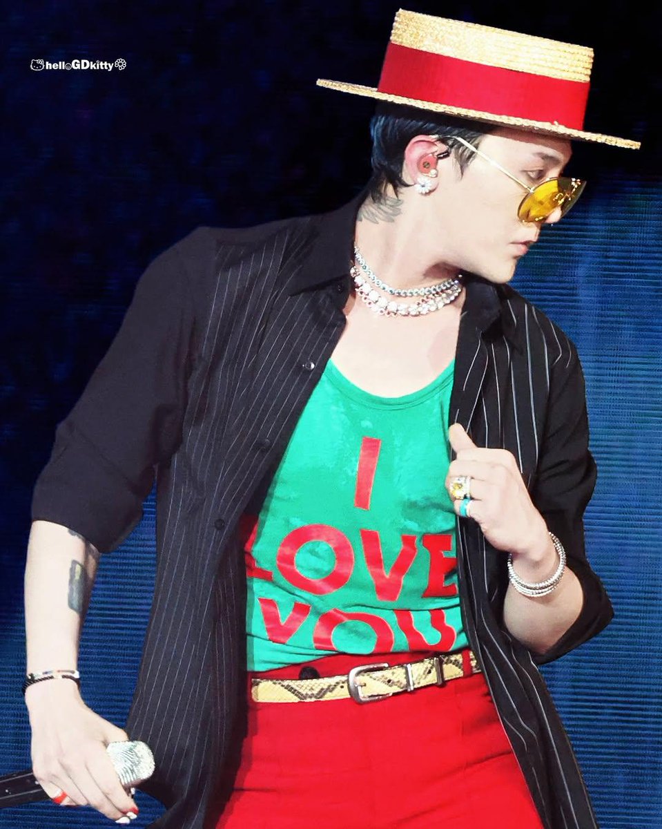 ETERNALLYFORGD's tweet photo. Always so cool and cute, Jiyong I love you ❤️✨️
#GDragonSGP2025 #GDGrandPrix
#GDRAGON #지드래곤 @IBGDRGN https://t.co/Wq7Id0s2HJ