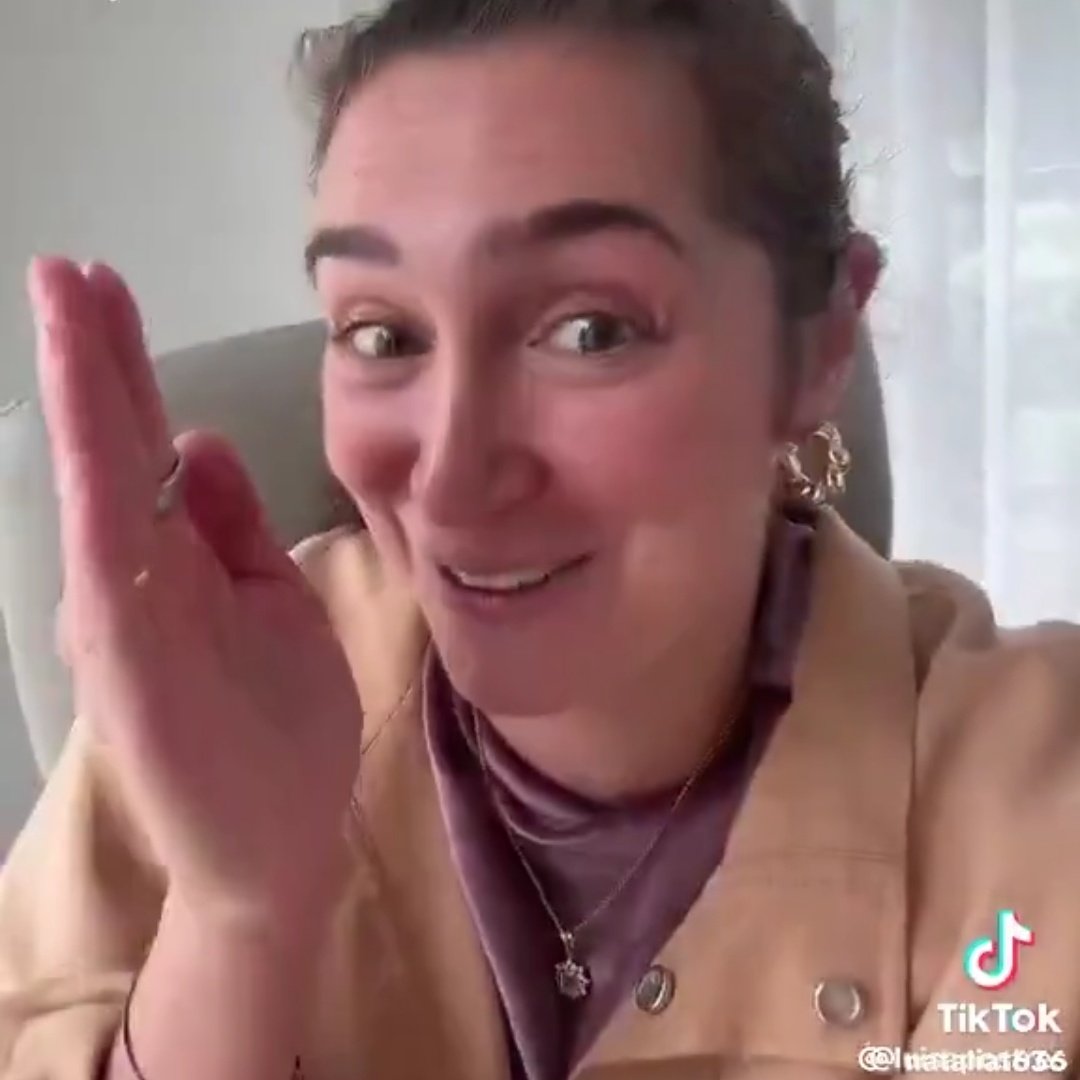 Pelicolombianas's tweet image. Cuando esclavizas empleados y te burlas de ello en tus redes. 

                           //

Cuando descubres que decirlo en público termina de hundir la campaña de tu mamá.