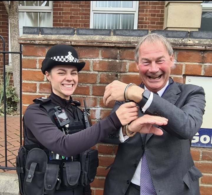 BackupLowe's tweet image. Testing out the cuffs with local officers.

All working well, I'm pleased to report!