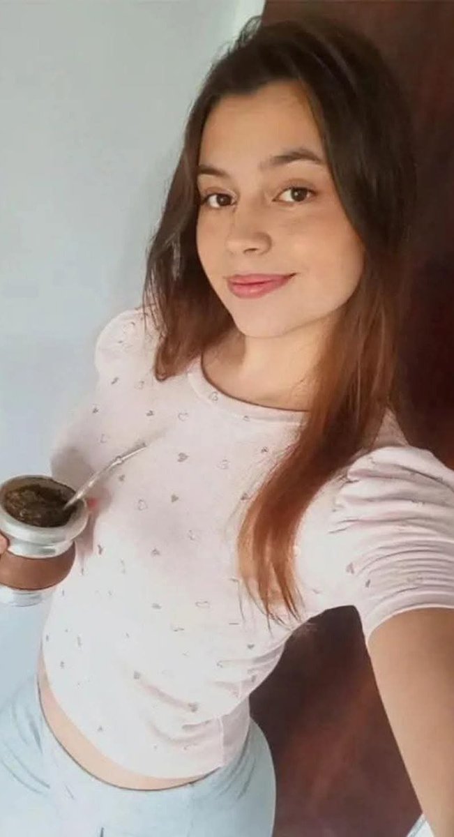 ClaudiFerreira_'s tweet photo. Entre Rios. Muy triste. Otro femicidio.

Apareció muerta Daiana Magalí Mendieta... Encontraron su cuerpo dentro de un aljibe. 

Y voy a ser muy dura y no me importa... Sigan jodiendo con los payasadas de Milei olvidándose de la gente. Sigan, después no quiero escucharlos quejarse de todo esto. 

Cómo siempre, impecable trabajo de mi amiga @MarielaLopezB ❤️
