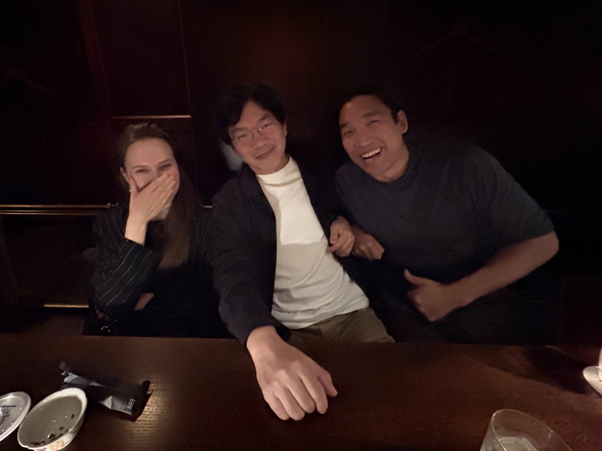At a bar in Tokyo with <a href="/PasanenJenni/">Jenni Pasanen</a> and <a href="/RaptorNews3/">Raptornews🦇🔊</a> 🥃🤝