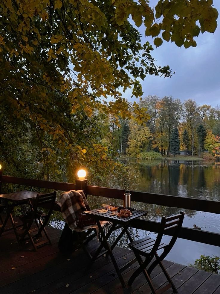 iki sandalye.. seni anlayan biriyle saatlerce sohbet