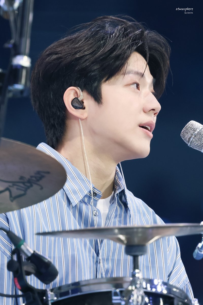 atmosphere_825's tweet photo. 250518 FOREVER YOUNG FINALE in SEOUL

#DAY6 #데이식스 #도운 #Dowoon https://t.co/2PANT5lwNw