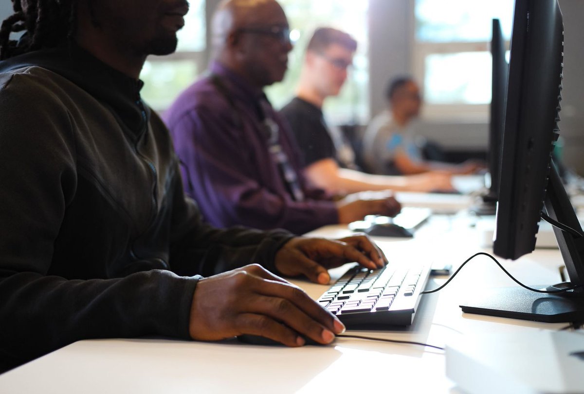 💻 Ready for a career in IT?
At DSDT College, our Associate IT Degree &amp; Certificate programs give you hands-on training in networking, cybersecurity, programming &amp; more. No GPA or SAT required.

👉 Learn more: dsdt.edu/are-you-lookin…

📩 Enroll today: dsdt.edu/apply/

#IT