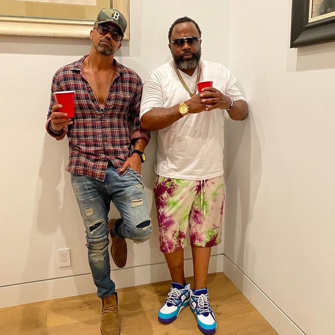 shemarfmoore806's tweet photo. Posted @withregram • @shemarfmoore Happy Birthday Cuzzo @marketing_kings 🥳🔥 I���ll always have your back!  We stand on FAMILY BUISNESS!!! 🫶🏽🫶🏽👊🏽👊🏽💪🏽💪🏽 https://t.co/JyHVvLnIWd
