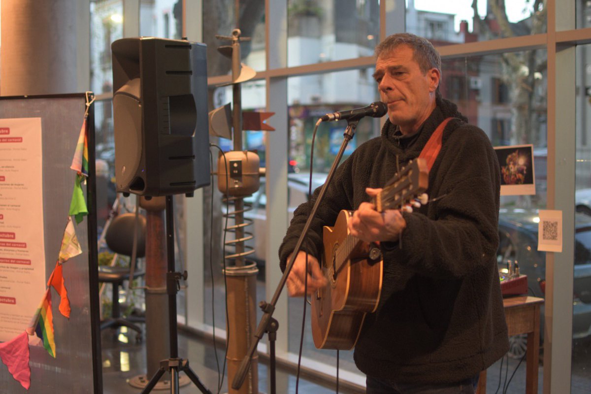 Recapitulación del primer día del #CAICU2025 

Gracias a todos los que estuvieron con nosotros. Los esperamos hoy a partir de las 14:00 para compartir un nuevo día de vivir y pensar juntos nuestro carnaval 🎭✨