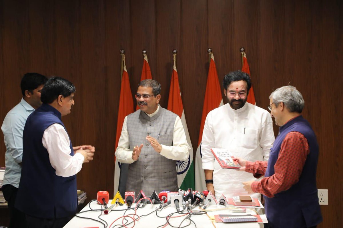 SSCTUniversity's tweet photo. A proud moment for Sammakka Sarakka Central Tribal University (SSCTU)! 🎉

The logo of Sammakka Sarakka Central Tribal University (SSCTU) was unveiled today in New Delhi by Hon’ble Union Minister of Education Shri Dharmendra Pradhan along with Hon’ble Minister of Coal and Mines Shri G. Kishan Reddy, and Prof. Y. L. Srinivas, Vice-Chancellor, SSCTU.

The event was graced by the presence of Shri Vineet Joshi, Secretary, Department of Higher Education, GoI; Shri Subrat Pradhan, Director (Central Universities); Dr. V. Vamshi Krishna Reddy, Officer on Special Duty, SSCTU; and other senior officials of the Ministry of Education.

The university is named after the valiant tribal women and revered deities Sammakka and Sarakka, whose ideals inspire generations. The logo was thoughtfully designed to reflect their spirit and the university’s mission to uphold their vision through education and empowerment.

The yellow background, considered sacred by women, symbolizes purity and strength. At the base, the depictions of Sammakka and Saralamma represent divine protection for the university’s students and staff. The radiant red sun at the center resembles the kumkuma mark on Sammakka’s forehead-signifying her blessings and spiritual energy.

The peacock feather, integral to tribal life and attire, stands for beauty and cultural richness, while the crown-like design with horn motifs embodies the valor and pride of tribal heritage.

The motto on the logo draws from the major tribal languages of Telangana -
• Dam (Koya): Education
• Janan (Banjara): Wisdom
• Sudaran (Gond): Development

The Sanskrit phrase “Jñānam Paramam Dhyeyam” means “Knowledge is the supreme goal.” It reflects the belief that through education comes wisdom, and through wisdom, holistic development.

The logo not only celebrates the cultural splendor and tribal identity of Telangana but also stands as a symbol of inclusive and transformative learning at SSCTU. 🌿

#SSCTU #LogoLaunch #EducationForAll #TribalHeritage #HigherEducation #DharmendraPradhan #GKishanReddy #Telangana #EmpoweringTribes #GovernmentOfIndia #UniversityMilestone