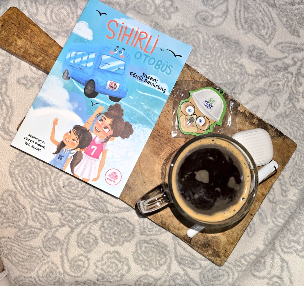 Sihirli Otobüs Elif Eylül ve Ece Birçe ile Antakya da yolculuğa çıkıyoruz.
Sevgili iş arkadaşım <a href="/Gonuldemirbas1/">Gonul_demirbas</a> in kaleminden çıkan kitabımız 6 şubat depreminde kaybedilen kardeşler anısına yazılmış resimli bir çocuk kitabı. Resimleyen Ceren Didem ve Tok Sunal <a href="/6SIFIR2dernegi/">6SIFIR2 Çocuk Hakları ve Afet Mücadele Derneği</a>