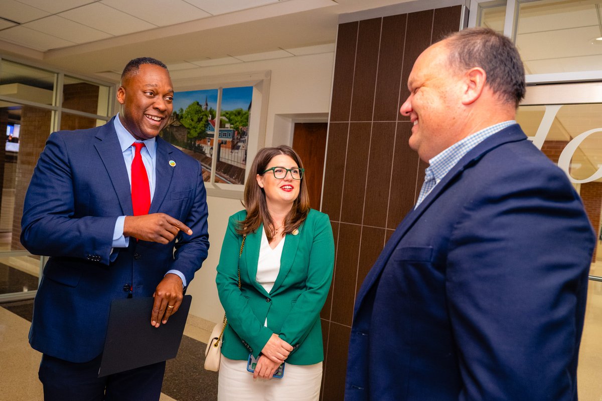 RepSarahElfreth's tweet image. We’re now almost a week into the government shutdown, and for as long as we need to, the Maryland federal, state, and local delegation will continue doing everything we can to support our communities – especially our federal workers. I joined @HoCoGovExec to share all the ways we…
