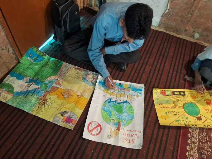 Sana_Kaif1's tweet photo. Creating art for a greener Earth straight from Tangdhar, Kashmir.
Young minds using creativity to inspire change! #Tangdhar #GreenKashmir #ArtForEarth
#ISupportAjeetBharti #GMMTVFANIVALxGeminiFourth #CHANEL #LaCasaDeLosFamososMx #viral #LCDLFMX3 #WuhanOpen #PostCardToPM
@ICC
@WIONews
@KNBKashmir
@JavedBeigh