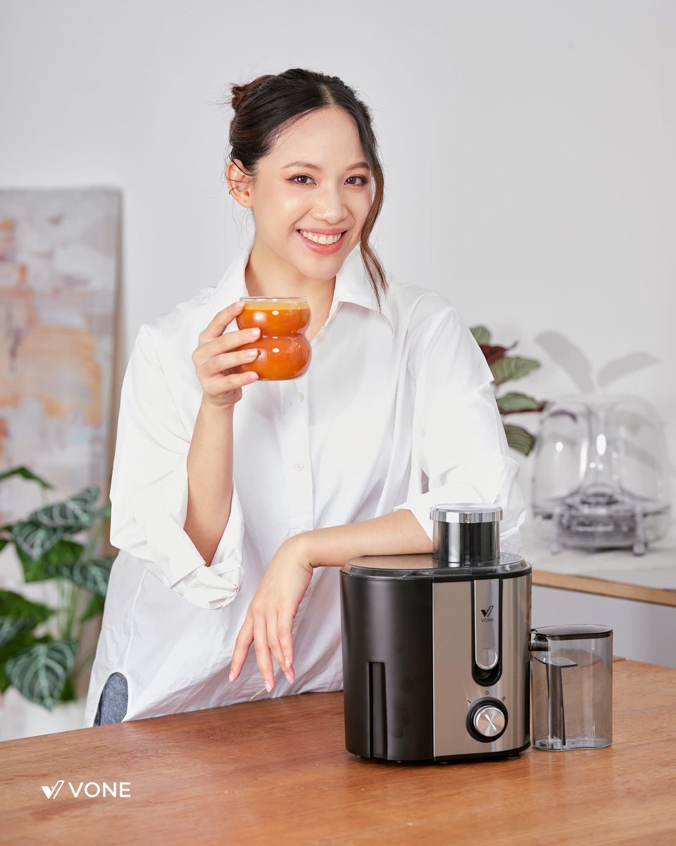 VONEElectric's tweet image. The Taste of Home, Everyday 💙✨

เริ่มต้นเช้าวันใหม่แบบง่าย ๆ ได้ทั้งรสชาติที่ดี และสารอาหารครบถ้วน

VONE Electric ออกแบบทุกฟังก์ชัน เพื่อให้ทุกวันของคุณเป็นวันที่สะดวกขึ้นกว่าเดิม

#VONEElectric #VONE #Electric #StartYourDayFresh #HealthyEveryDay #HealthyOnTheGo