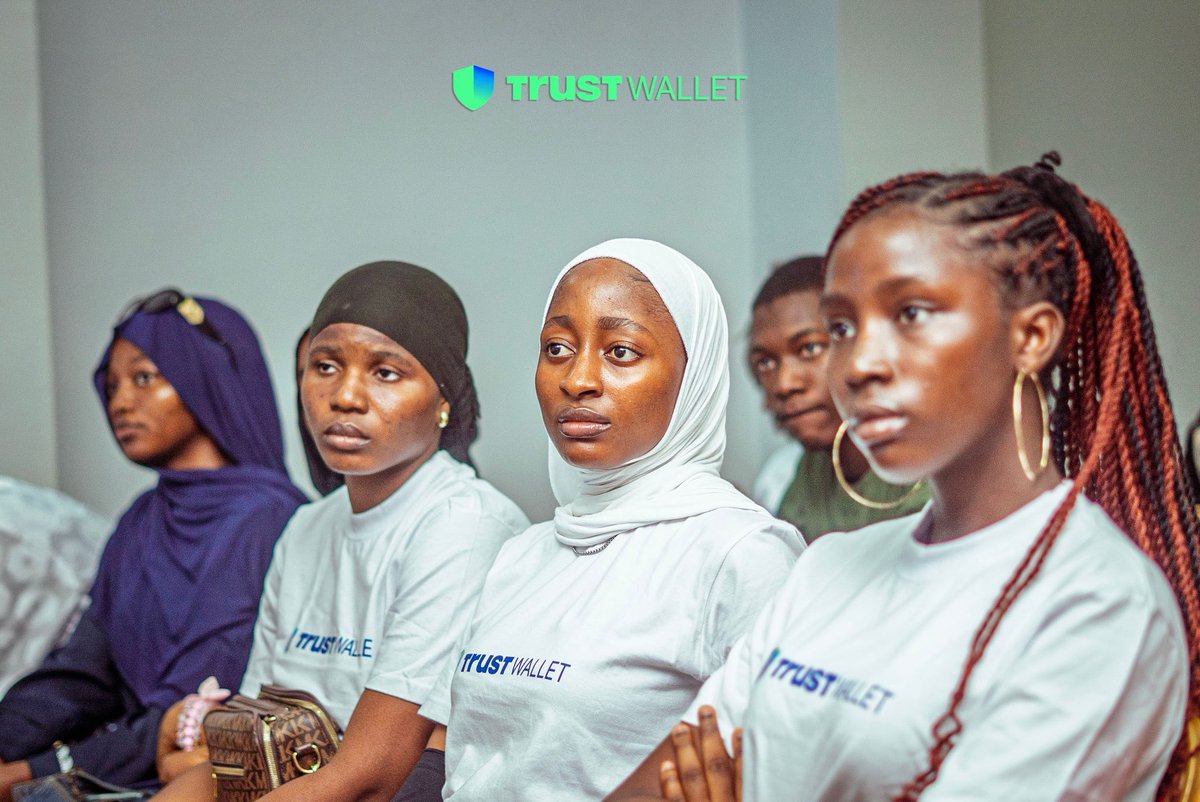 TrustWallet_Af's tweet image. What a day in Lokoja!
We had an amazing time with the community learning about Web3, crypto, and self-custody with @TrustWallet & @BlockchainFul
Hands-on learning, fun quiz, tasty food, and exclusive merch. Thanks to everyone who joined us 💙