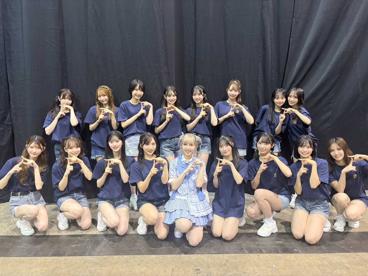 🏰 #AKB48_PARTYが始まるよツアー 🏰

香港公演ありがとうございました🎤
多謝香港🇭🇰🩷

お祝い花やたくさんの熱いご声援に
メンバー全員感激でした🥹🏵️

20周年ツアーも残すは武道館公演のみ✨
12/4〜7は日本武道館で
ぜひ❕お会いしましょう👑🪽𓂃⋆⊹

#AKB48_20thYear #AKB48_20thYearHK