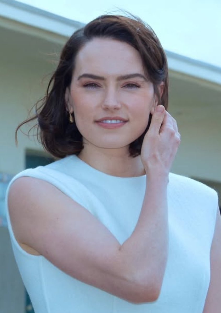 manditheempress's tweet image. Daisy Ridley , the Fire and Water.