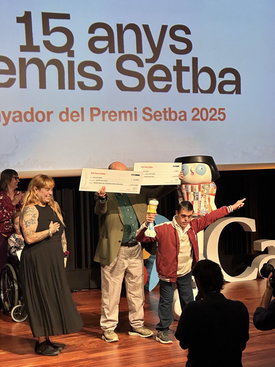 ✨ Ahir vam assistir a la fantàstica #GalaPremiSetba de <a href="/fundaciosetba/">Fundació Setba</a>, un esdeveniment clau per la cultura i la inclusió, que demostra un any més que el talent no té barreres! 

Enhorabona a tots els participants i, especialment, als guanyadors, uns veritables artistes! 🎨💜
