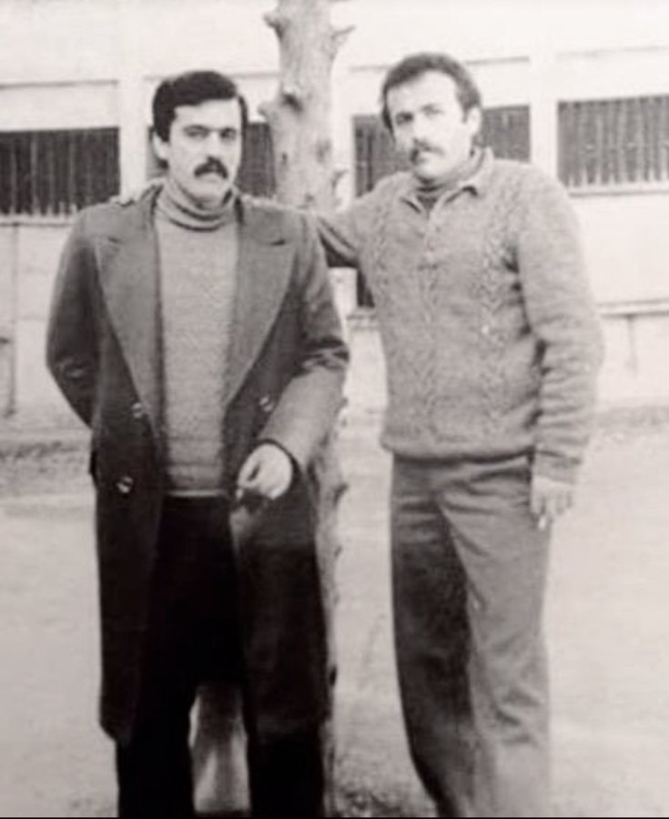 Faşizmin darağacıyla yüzleşince cellat istemedi. Sehpaya kendi vurdu.

Yoldaşımız, gururumuz, canımız, şeref payemiz...

İlyas Has, Devrimci Yol'umuzda yaşıyor!