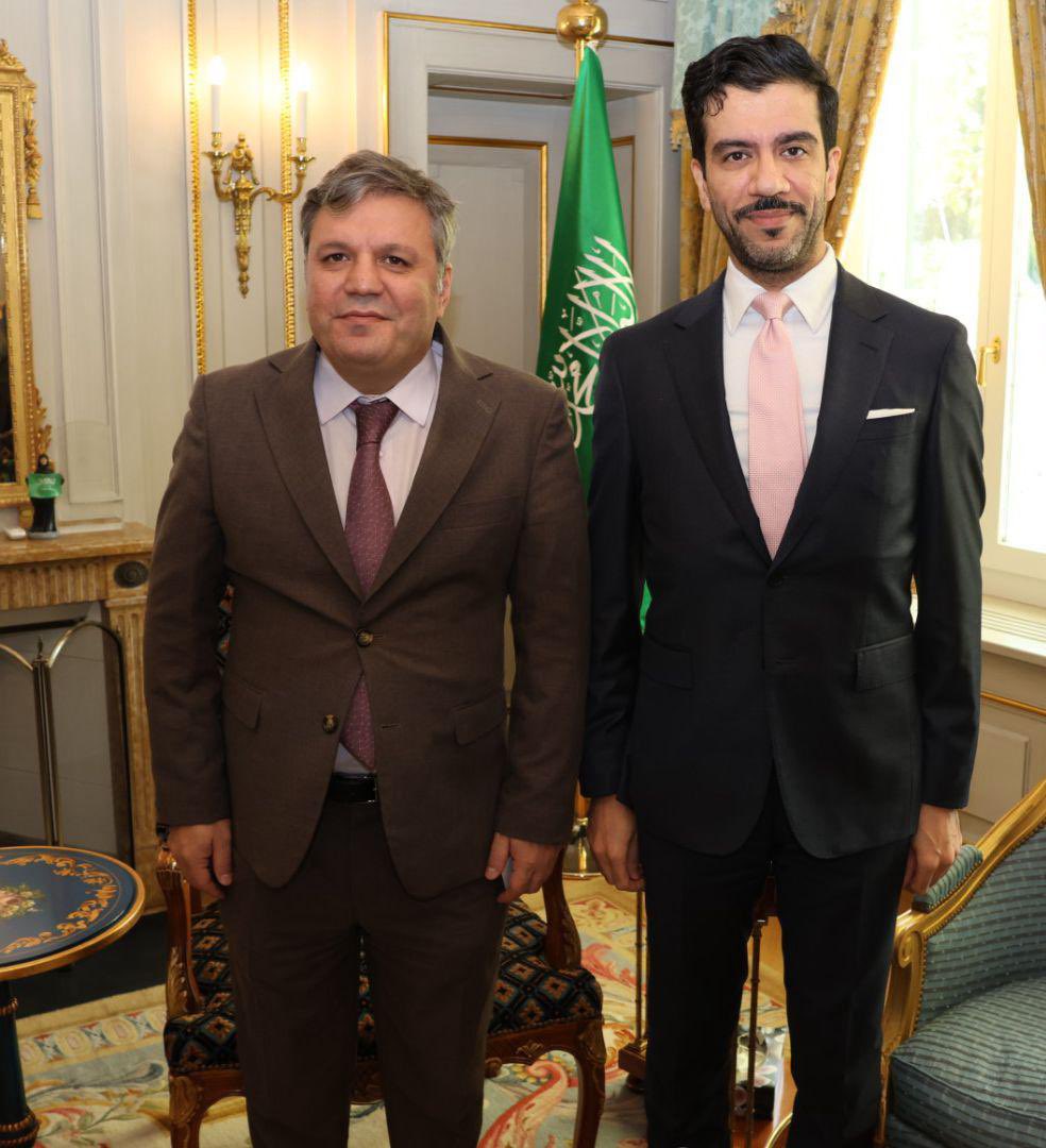 L’Ambassadeur Abdulrahman Aldawood a accueilli S.Exc l’Ambassadeur Hussein Haidar, nouvel Ambassadeur désigné pour le Liban auprès de la Confédération suisse, lui souhaitant beaucoup de succès dans ses fonctions.