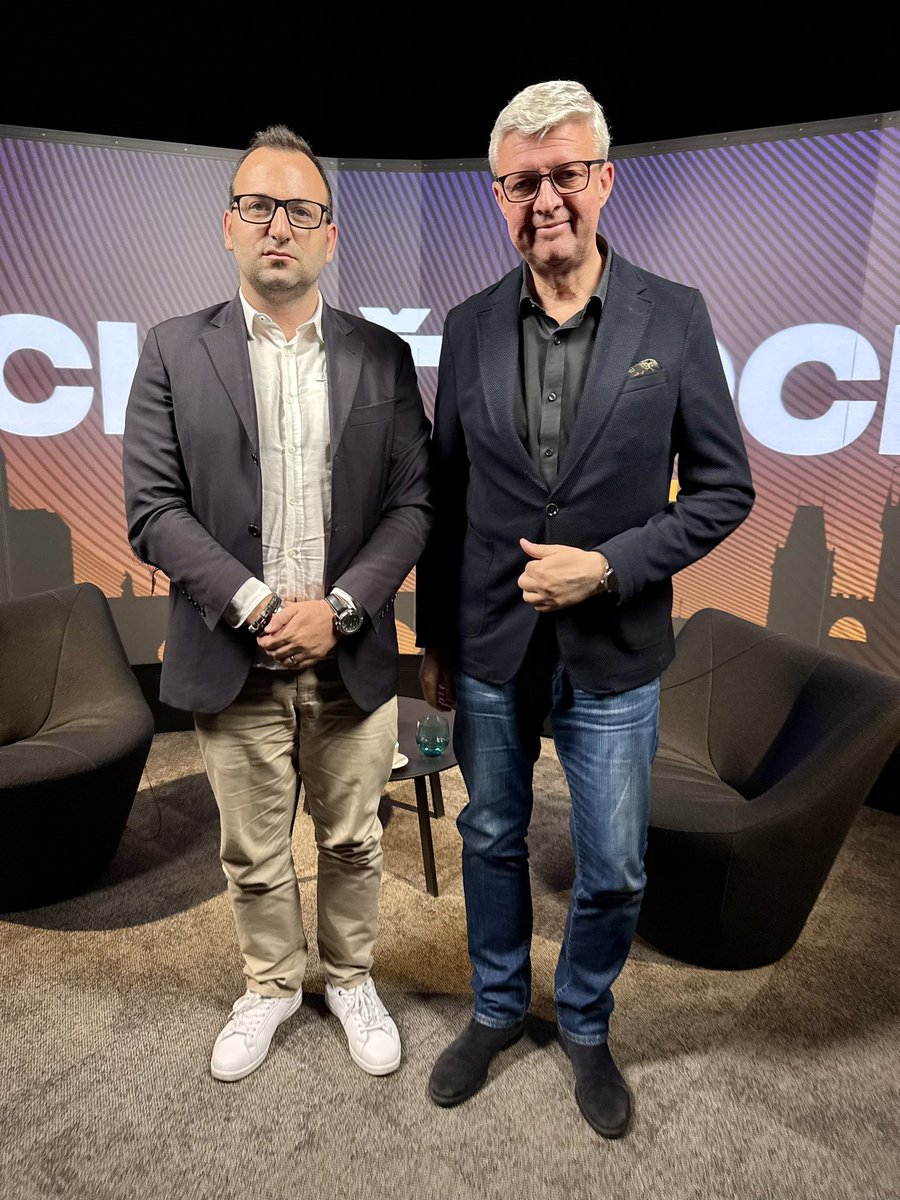 Datarun (@dataruncz) on Twitter photo 👉 První podcast, který <a href="/KarelHavlicek_/">Karel Havlíček</a> navštívil je Chuť moci Thomase Kulidakise. 
👉 Jaké akcelerační kroky má nová vláda připravené?
👉 Jaká ministerstva chce zrušit?
Díl vychází už zítra na <a href="/dataruncz/">Datarun</a> 👉 První podcast, který <a href="/KarelHavlicek_/">Karel Havlíček</a> navštívil je Chuť moci Thomase Kulidakise. 
👉 Jaké akcelerační kroky má nová vláda připravené?
👉 Jaká ministerstva chce zrušit?
Díl vychází už zítra na <a href="/dataruncz/">Datarun</a>