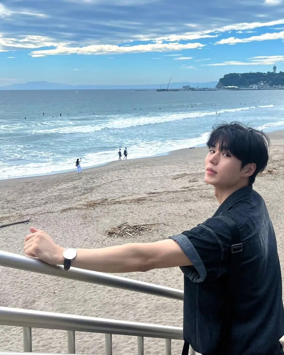 เกินห้าร้อยเท่ากับแมส งั้นตั้งแผงละนะ
- เจ้าของไอจีน้องชื่อ คิม จุนซอ
- เกิด 2001 
- ENFJ
- อยู่วง WEi และกำลังเดบิวกับวง alpha drive one(ALD1)จากรายการ boy planet
- น้องมีผลงานซีรีส์เรื่อง Secret Relationship รับบทเป็นนายเอกหรือจองดาอน