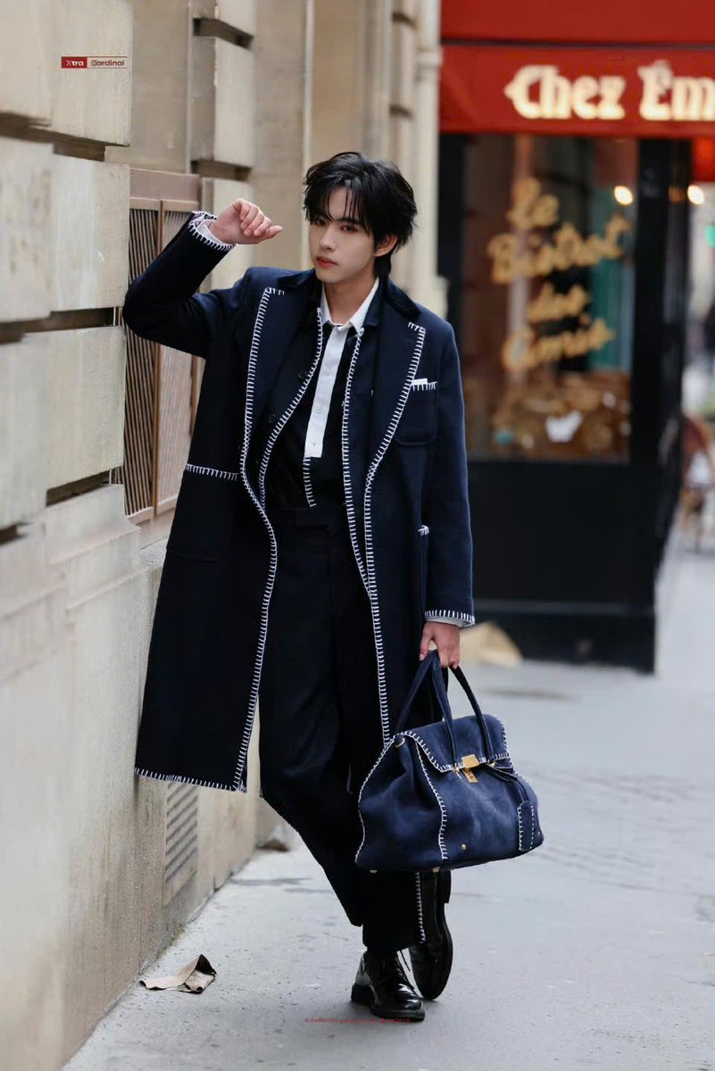 contho01130905's tweet photo. Every detail tells a story when LIU XUAN CHENG AT PARIS FASHION WEEK captivates in Thom Browne elegance and refinement.
 
#LiuxuanchengxThomBrowne
#LiuXuanChengParisFashionWeek https://t.co/SexoX34PhL