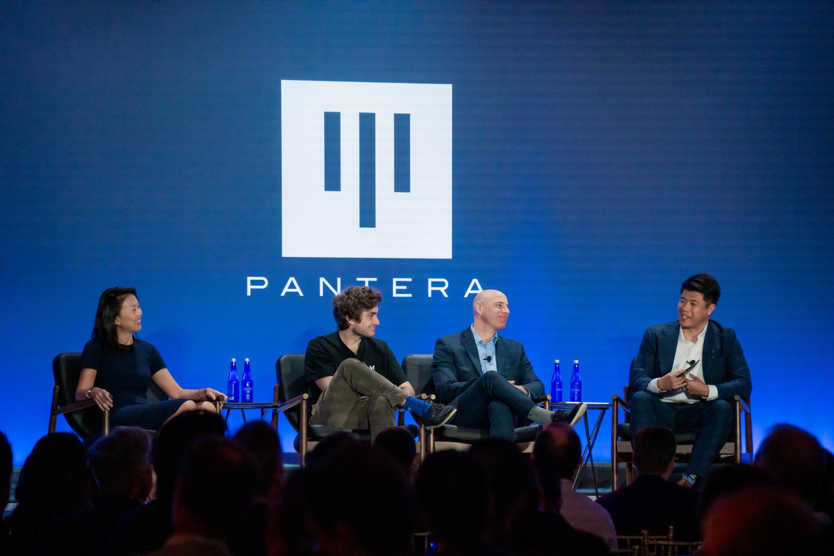 Our panelists discussing the secular trend of assets migrating onchain and how legacy institutions are adapting to stay ahead of the curve.