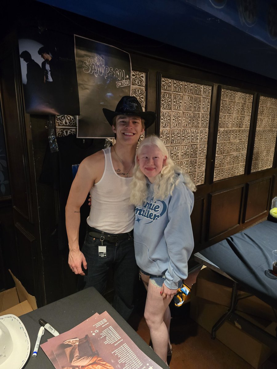 demaly89's tweet photo. @AlexSampson  like i said see you February 10th alex!!!♥️ https://t.co/z71YDJUC2X