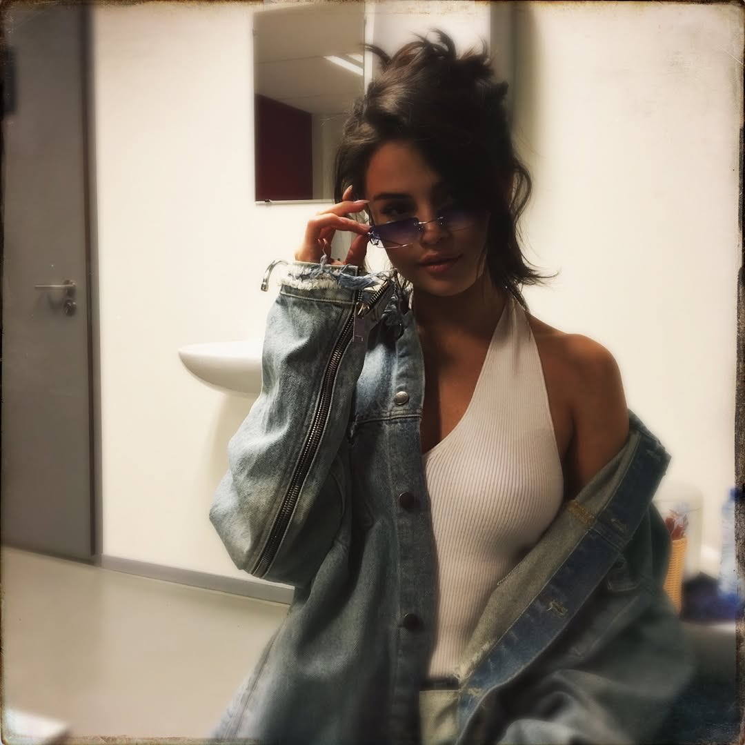 jetaimesell's tweet image. From cute                                                To perfection
#SelenaGomez #Selenators