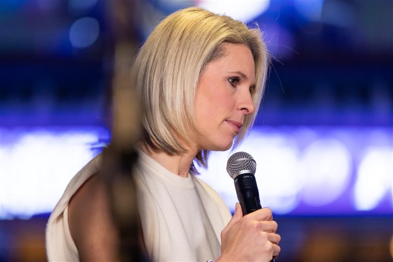 tfw everyone keeps saying hockey's back but there's still 45 days until the PWHL starts up