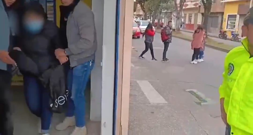 Extorsionista fue capturada tras intimidar con fotos y videos a sus víctimas.
radioipiales.co/2025/10/extors…