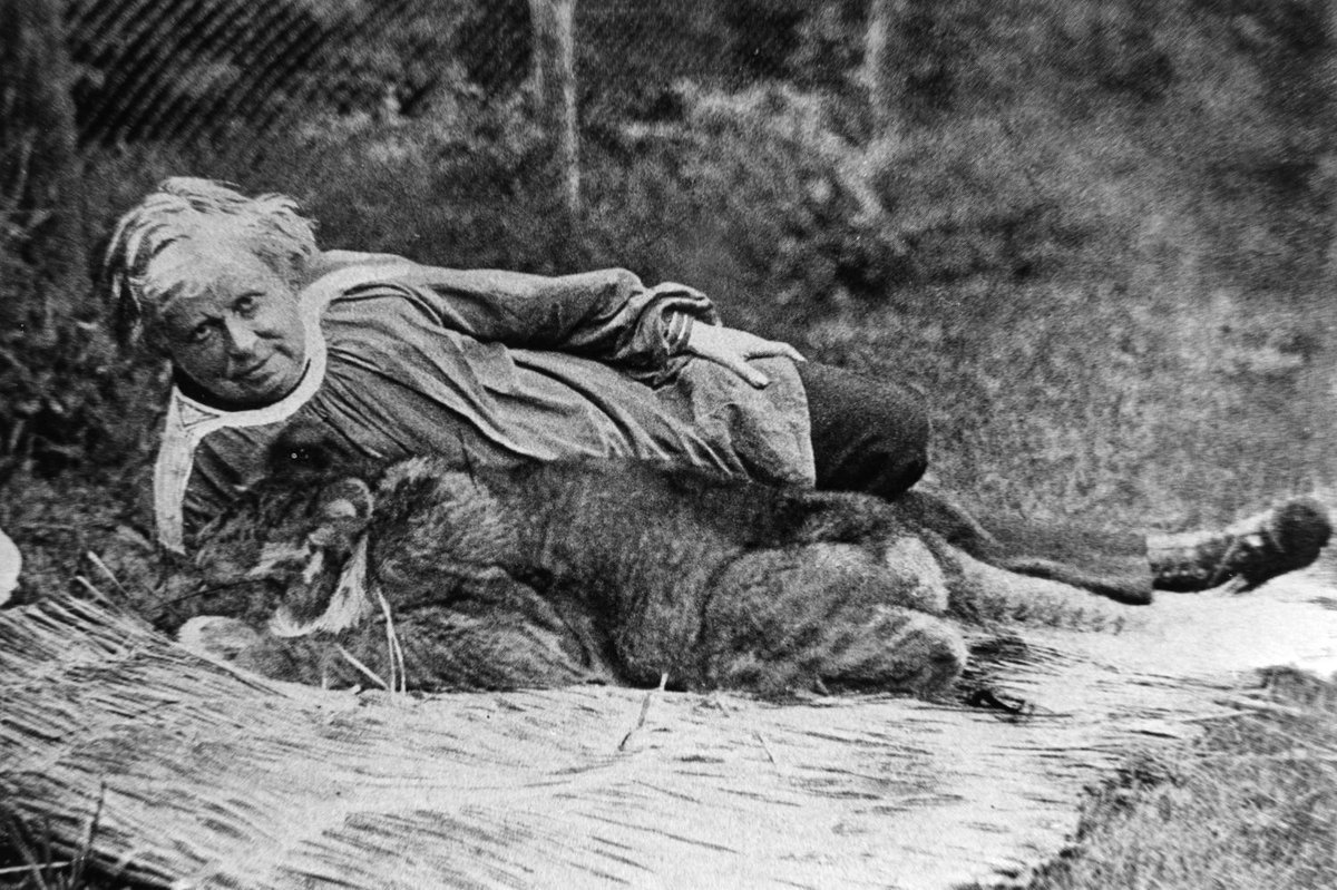 #RosaBonheur, vue par le COSMOPOLITAN ART JOURNAL, 1858 
​« ...sans la moindre prétention ou vanité; mais c'est seulement quand on l'a entendue converser... que l'on commence à percevoir combien elle est vraiment belle. »

​Extrait du prochain livre de M.  Pons <a href="/AtelierEditions/">L'Atelier</a>