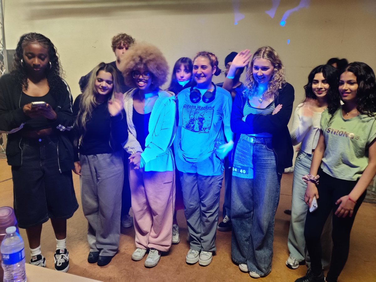 thesamosa.co.uk/2025/09/16/you…
The Samosa Changemakers project is a film-based mentoring project supporting young people in Manchester to explore and develop careers in the creative industries.
The workshops took place across South Manchester with project partners