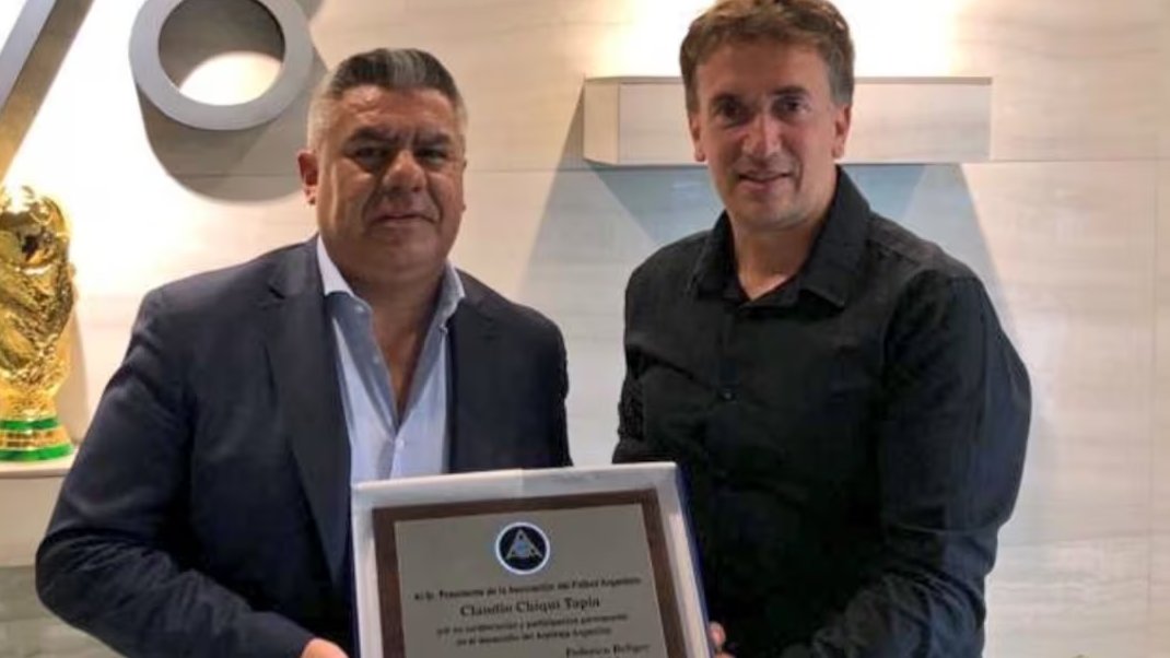 El VAR no va a difundir los audios del partido entre Barracas y Estudiantes, ni de Independiente Godoy Cruz. Tampoco difundieron los de Barracas Belgrano. Si Tapia y Beligoy no tienen nada que ocultar ¿Por qué hacen esto? OTRO PAPELÓN MÁS