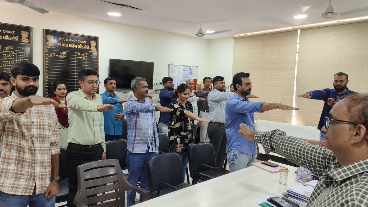 cdho_botad's tweet image. આજરોજ બોટાદ જિલ્લા પંચાયત આરોગ્ય શાખા ખાતે આરોગ્ય શાખાના તમામ અધિકારીશ્રી, કર્મચારીશ્રી દ્વારા વિકાસ સપ્તાહ કાર્યક્રમ અંતર્ગત ભારત વિકાસ પ્રતિજ્ઞા લીધેલ. @InfoBotadGoG @irushikeshpatel @qamo_botad @DMOBotad @PmjayBotad