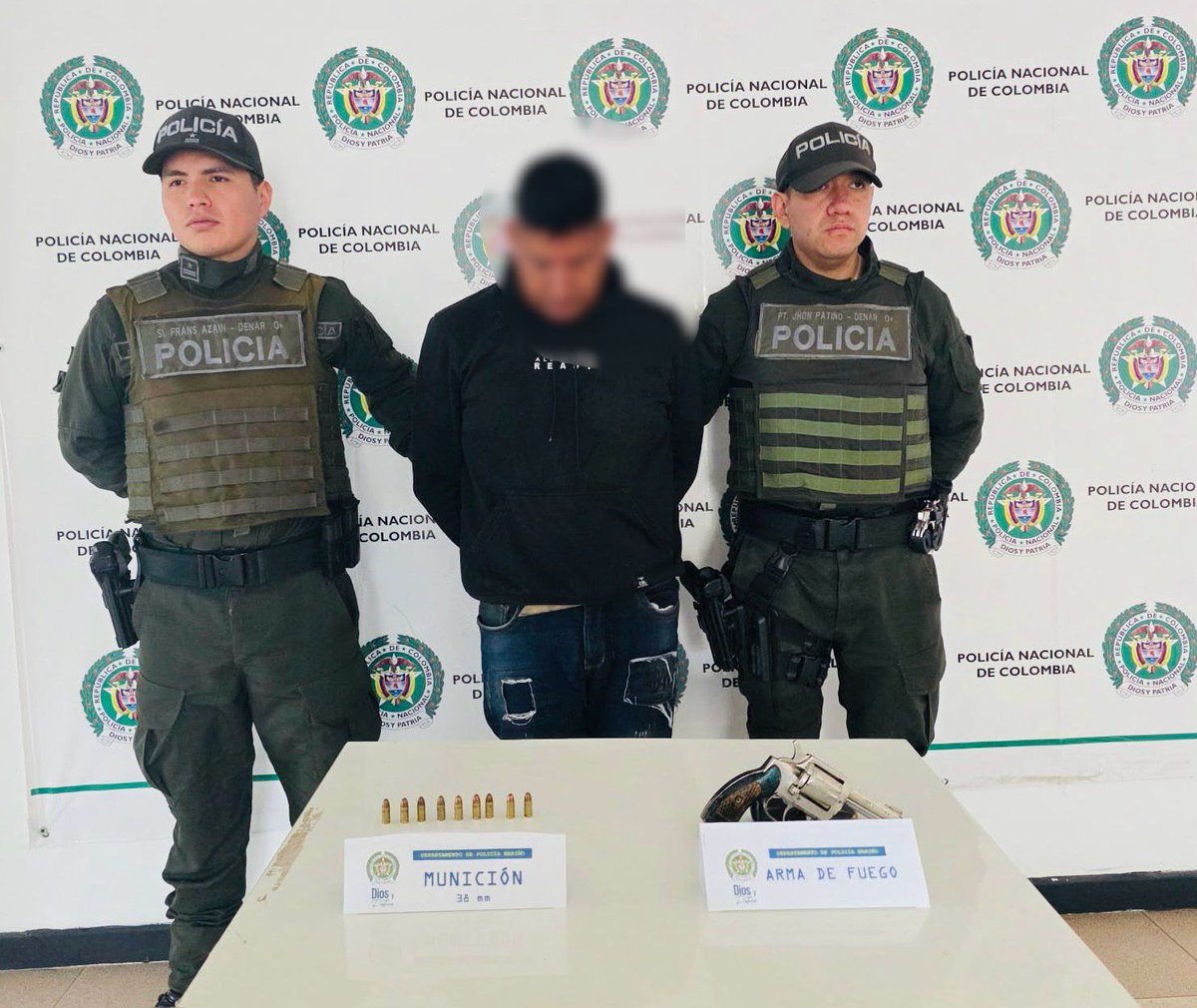 Detenido ciudadano portando arma de fuego en Pupiales
radioipiales.co/2025/10/deteni…