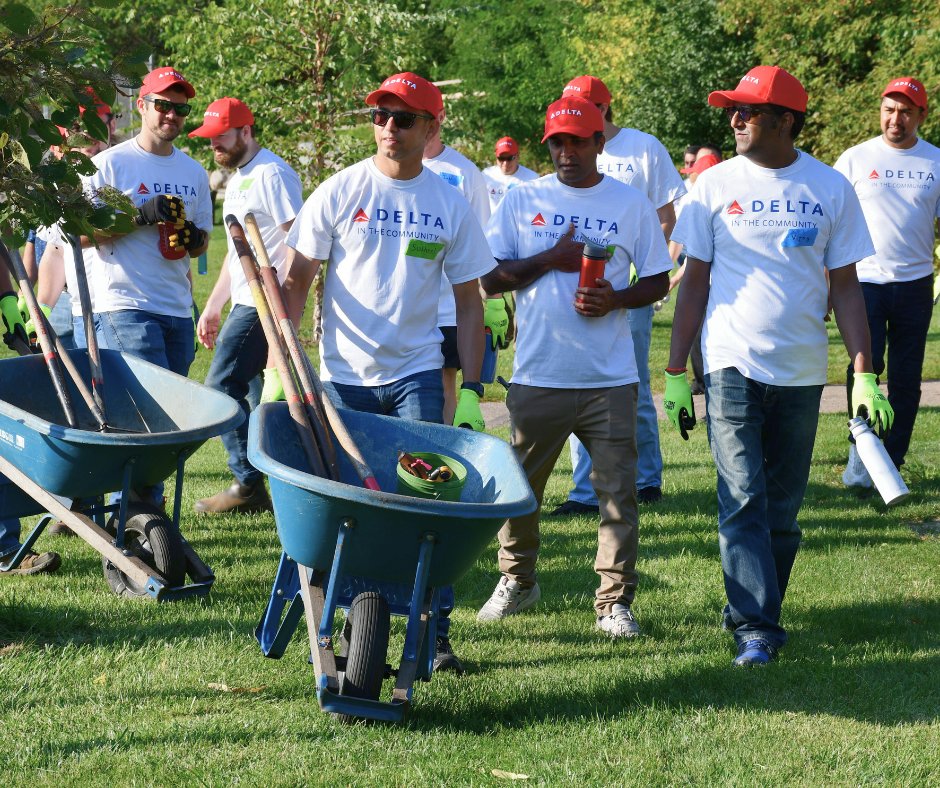 TreeTrust's tweet image. Thanks to the generous support of @Delta, we planted a beautiful variety of trees at Kaposia Park! 🌳✨ This stunning park—home to a 24-hole disc golf course and scenic trails—is now even greener and more inviting for everyone to enjoy. 💚