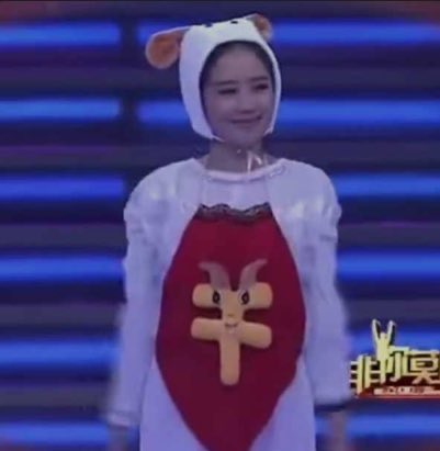 何一为数不多比较meme得事件了，非你莫属舞台上，羊咩咩，咩咩小何 0x7378f052f2a020d2470464020f4d468a68b44444