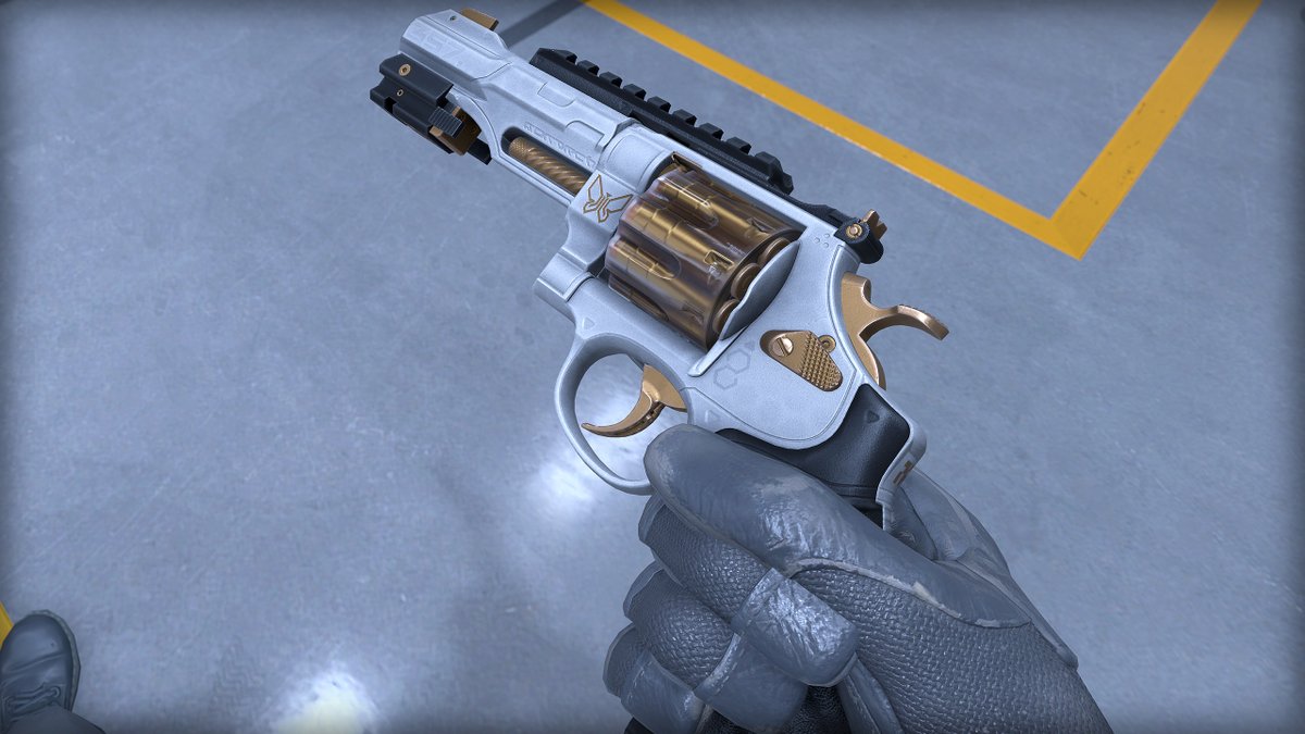 Quzga_'s tweet image. R8 Monarch, a high status revolver reserved to execs who’ve earned their own floor and a private elevator!  
Made with @dcworkshopdc for @CounterStrike

Inspired by styles from Deus ex and Cyberpunk