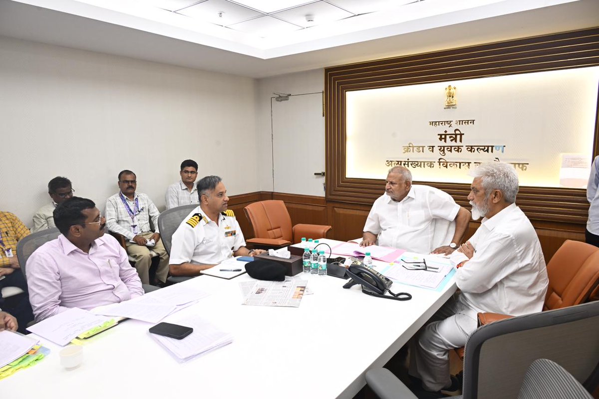 kokate_manikrao's tweet image. आज मंत्रालयायीन दालनात राष्ट्रीय छात्र सेना (एनसीसी), स्काऊट आणि गाईड संदर्भातील बैठक संपन्न झाली. राज्यातील विद्यार्थ्यांमध्ये शिस्त, तंदुरुस्ती आणि नेतृत्वगुण विकसित व्हावेत यासाठी शालेय स्तरावर एनसीसीचे प्रशिक्षण देण्यात यावे, असे निर्देश यावेळी दिले.

बैठकीस राज्याचे शालेय…