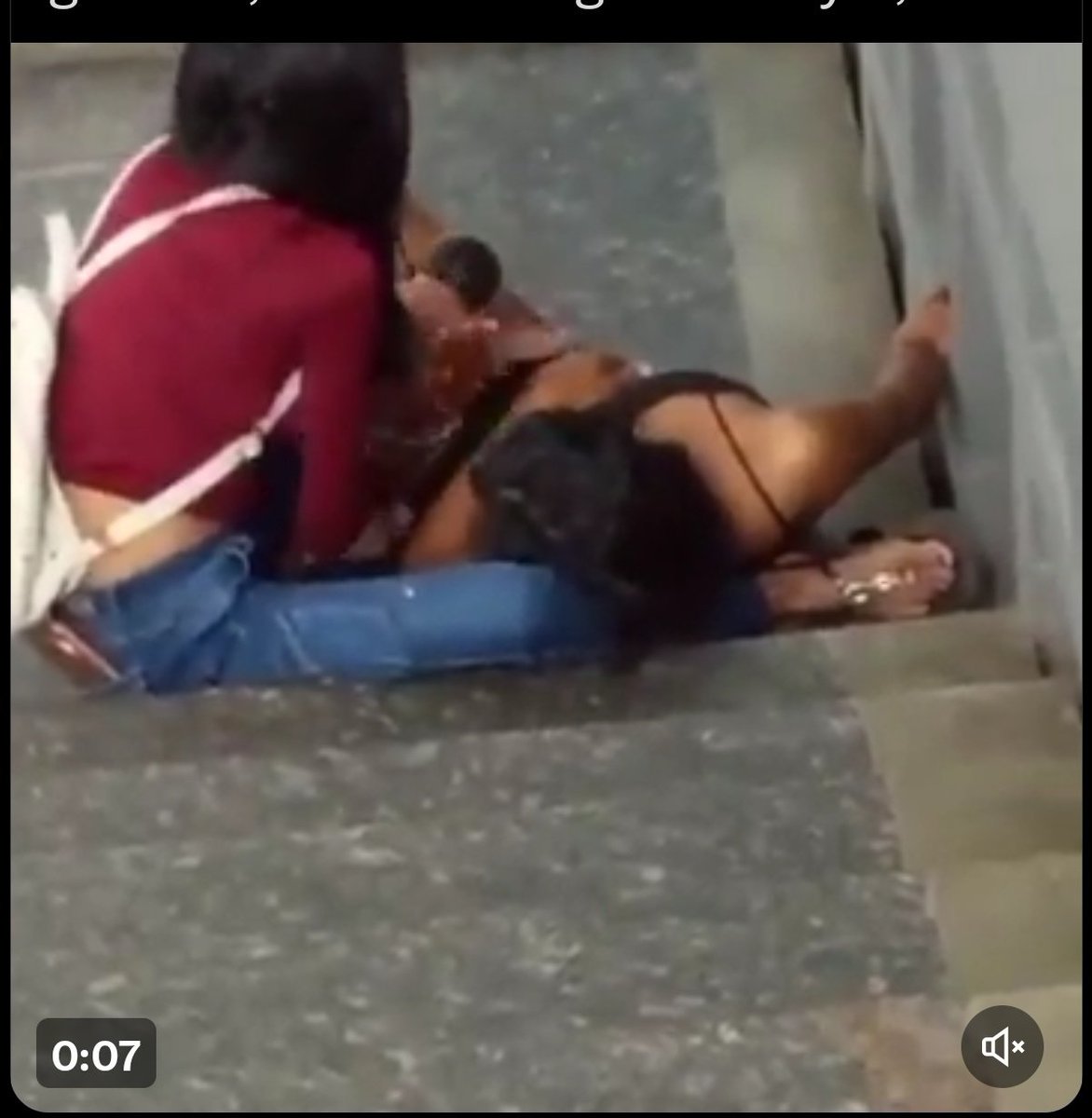 Dumbo1536633's tweet photo. @freddyzur Asquerosos saqueadores de hospitales 

#ChavismoLaPesteDelSigloXXI
#SocialismoEsMiseria
#Corrupcion
#SocialismoEsCorrupcion https://t.co/KBawX1rI5O