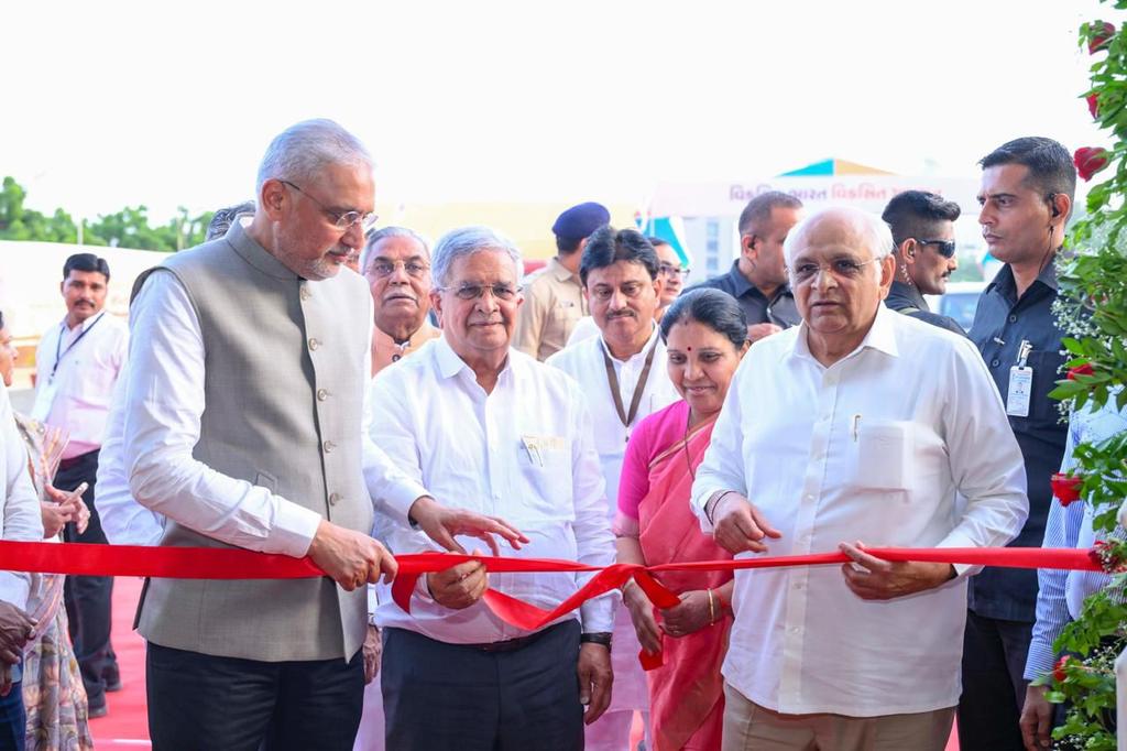 MLAJagdish's tweet image. આદરણીય નરેન્દ્રભાઈ,
ગુજરાતના વિકાસને સર્વાંગીણ, સર્વસમાવેશી અને સર્વસ્પર્શી બનાવવા બદલ આપનો ખૂબ ખૂબ આભાર
સાબરમતી રીવરફ્રન્ટ ખાતે આજે વિકાસ સપ્તાહ અને આંતરરાષ્ટ્રીય સહકારિતા વર્ષ-2025 ઉજવણી અંતર્ગત આયોજિત કાર્યક્રમમાં માનનીય મુખ્યમંત્રી શ્રી ભૂપેન્દ્રભાઈ પટેલ અને સાથી…